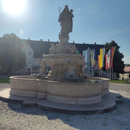 Ferienwohnung Enzian - Naehe Kapellplatz - Oeffentlicher Parkplatz - Aufzug Altotting Bagian luar foto