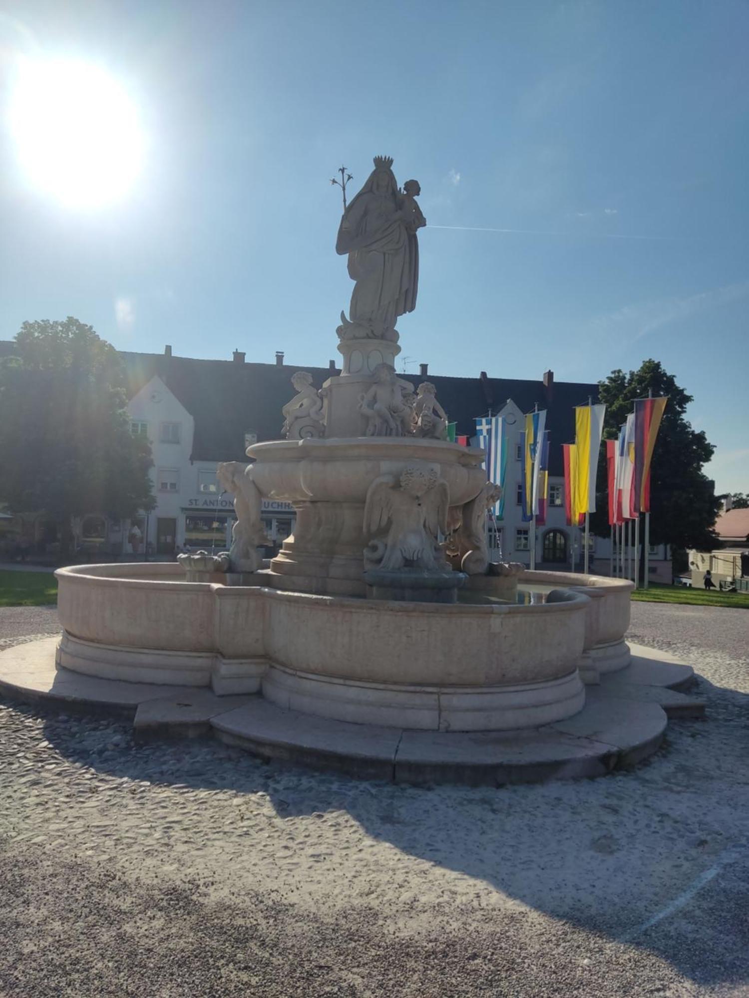 Ferienwohnung Enzian - Naehe Kapellplatz - Oeffentlicher Parkplatz - Aufzug Altotting Bagian luar foto